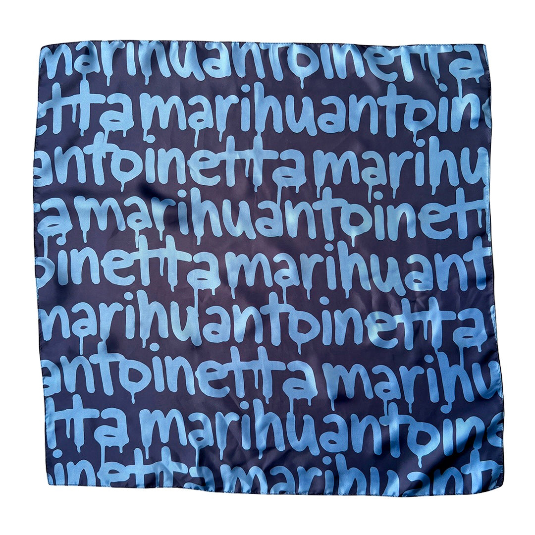 Marihuantoinetta Scarf