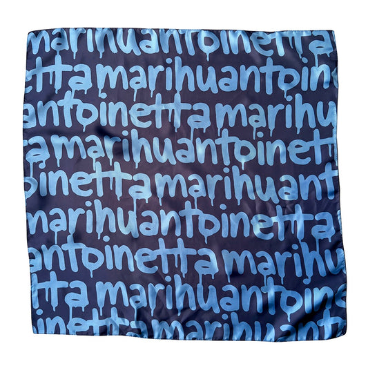 Marihuantoinetta Scarf